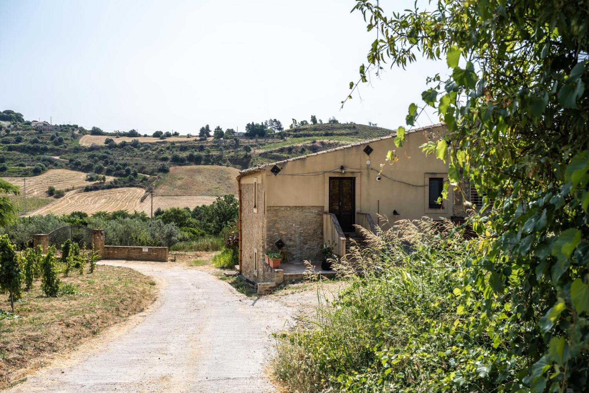 Cottage Immerso Nel Vigneto Caltagirone Eksteriør billede